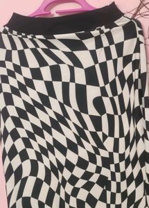 CoOrd Set of Checkerboard Print Mock Neck Top
