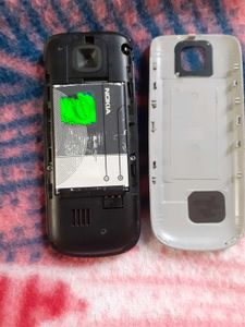 Vintage Nokia 2690 Phone - Classic and Reliable
