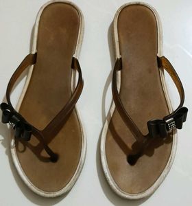 Women's Flip-Flops with Bow Detail