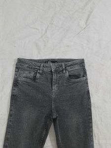 Stylish Grey Denim Jeans with Zipper Detail