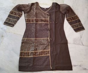Women Three Quarter Brown Kurti, L