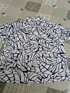 White &amp; Blue Leaf Print Shirt