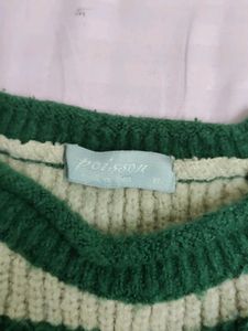 Green and cream sweatshirt