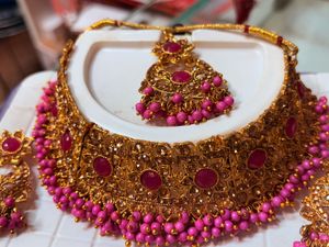 Elegant Kundan Necklace Set