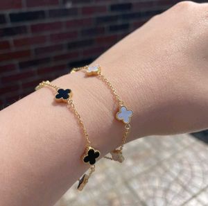 Clover Bracelet ( White)