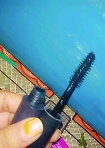 Beautiful Black Mascara