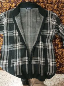 Stylish Plaid Zip-Up Cardigan
