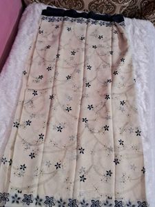 Elegant Cream Floral Print Saree without blouse