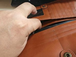 Original unused Hidesign Stylish Leather Wallet