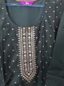 Elegant Kurta with Intricate Embroidery