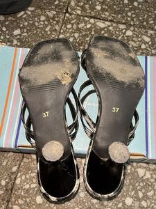 trendy cheetah print heel