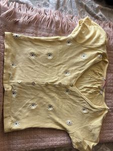 Cute Yellow Daisy Crop Top