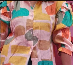 Muticolour Puffy Sleeves Crop Top.