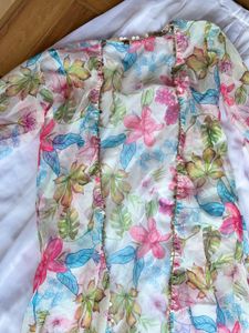 Chic Floral Crop Top &amp; Skirt Set