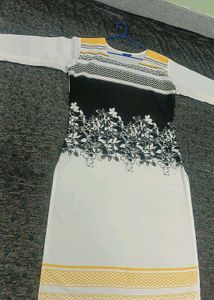 beautiful kurti with sleeves