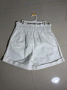 H&amp;M White Paperbag Waist Shorts