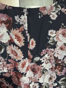 Chic Floral Print V-Neck Dress