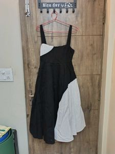 Chic Black &amp; White Midi Dress