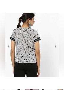 Vero ModaTextured Crew-Neck T-shirt with Panel Sty