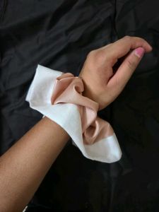 Strawberry Cream Scrunchie 🍓🤍
