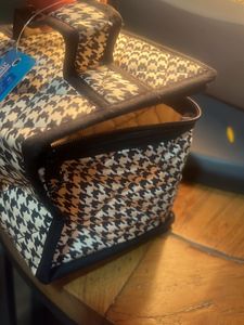 Portable Ligtweight Pouch With Mirror