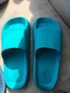 2 Comfortable Blue Slides - Pool/Beach Ready