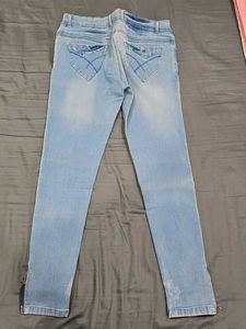 Light Wash Skinny Jeans with Zip Detail