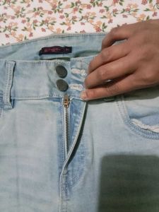 Light Wash Skinny Jeans