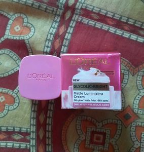 L'oreal Glycolic-Bright matte luminizing Cream
