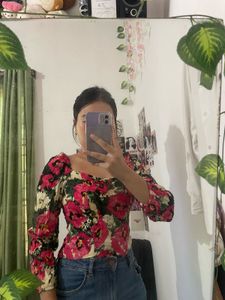 H&amp;M Floral Print Puff Sleeve Top
