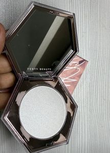 Fenty Beauty Bomb Highlighter