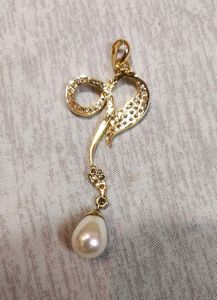 Pendant And Earrings Set