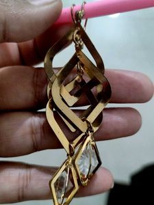 Elegant Gold Geometric Drop Earrings