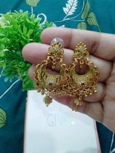Elegant Gold Drop Earrings