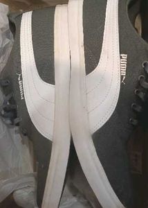 Puma women/men Canvas Sneakers (SIZE-6)
