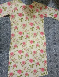 Elegant Floral Print Kurta with Embellished Neckli