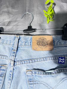 Light Wash Relaxed Fit Jeans