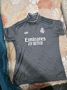 Real Madrid Jersey - Emirates Fly Better