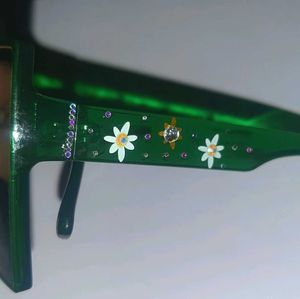 💎 One-Of-A-Kind Bottle Green Floral Sunglasses