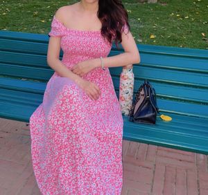 Chic Pink Floral Off-Shoulder Dress