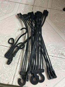 pot  of 8 Black Plastic Hangers