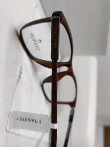 Titan Eye+ Stylish Brown Spectacle Frames