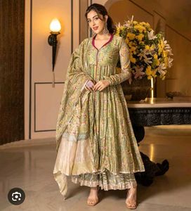 Aachho brand Elegant Green Printed Kurta Set