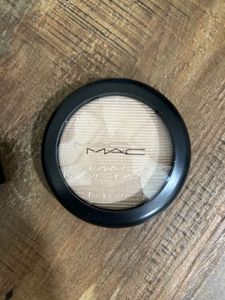 M.A.CExtra Dimension Skinfinish Double-Gleam