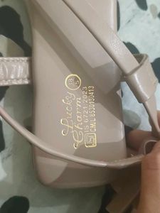 Elegant Women's Beige Flat Sandals