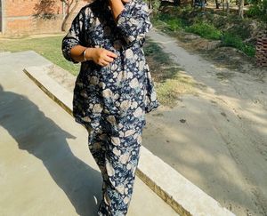 Elegant Floral Print Kurta