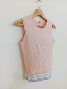 Chic Sleeveless Pink Top