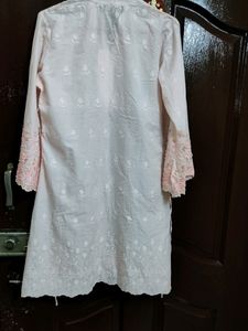 Ari work Chikankari Kurta