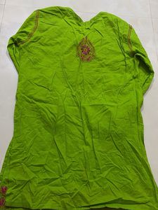 Chikankari short kurti