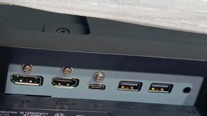 HP M-24 WEBCAM Monitor